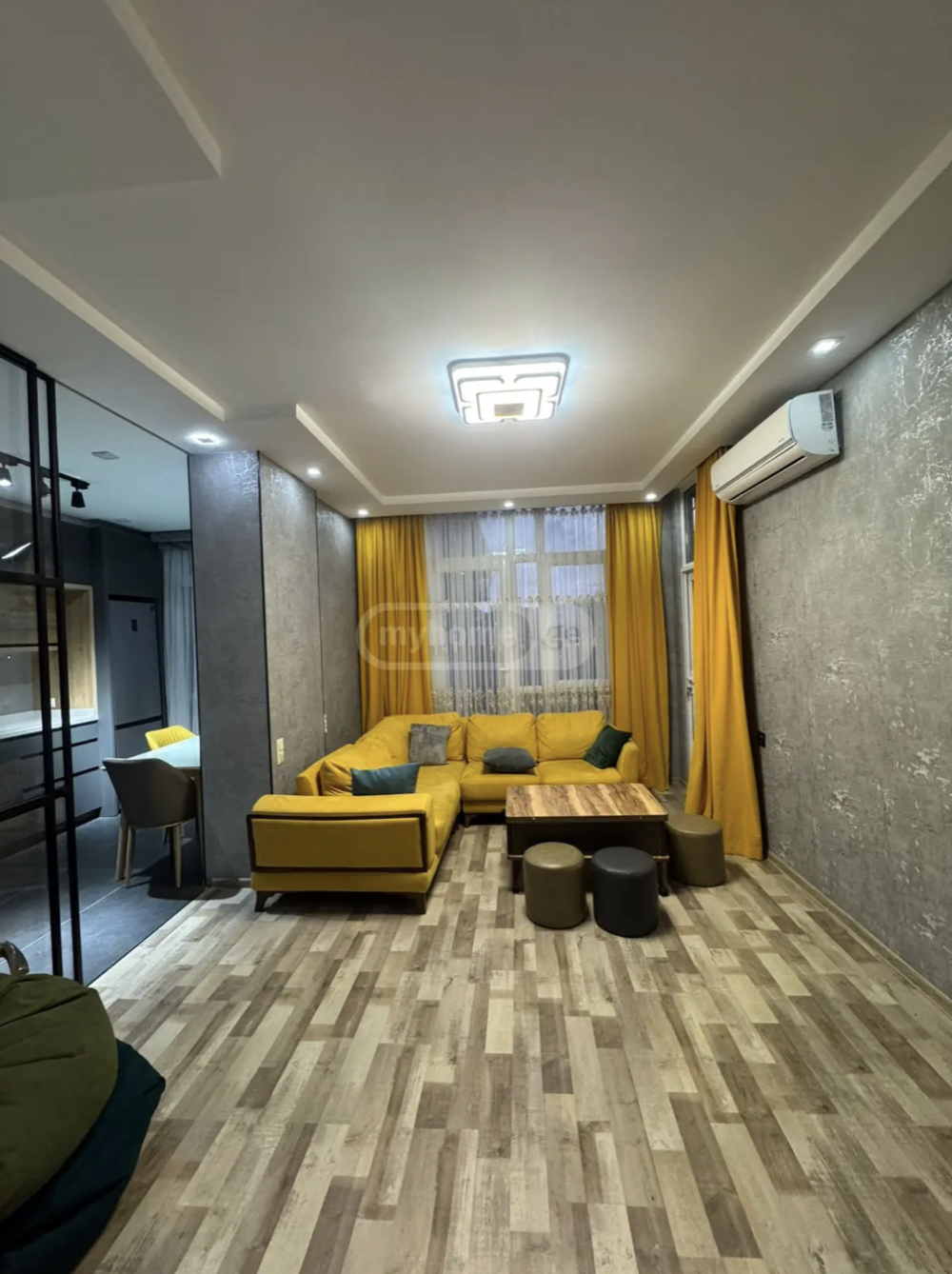 იყიდება 3 ოთახიანი ბინა ბათუმში